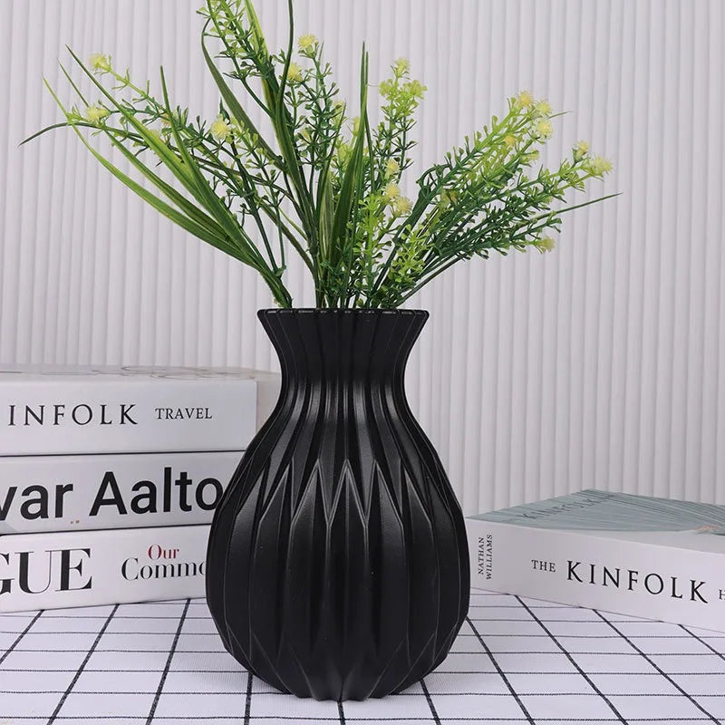 Nordic White Plastic Flower Vase