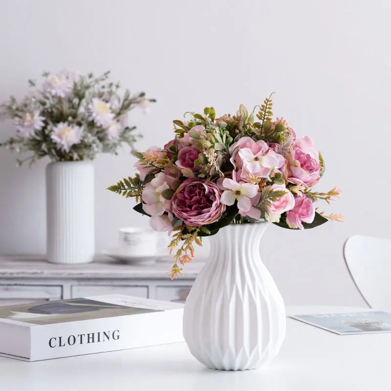 Nordic White Plastic Flower Vase