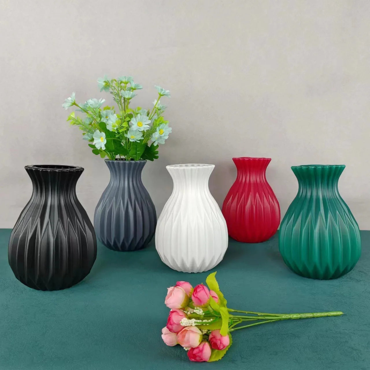 Nordic White Plastic Flower Vase