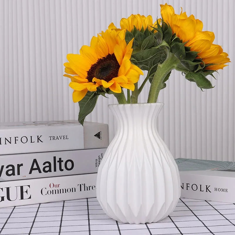 Nordic White Plastic Flower Vase
